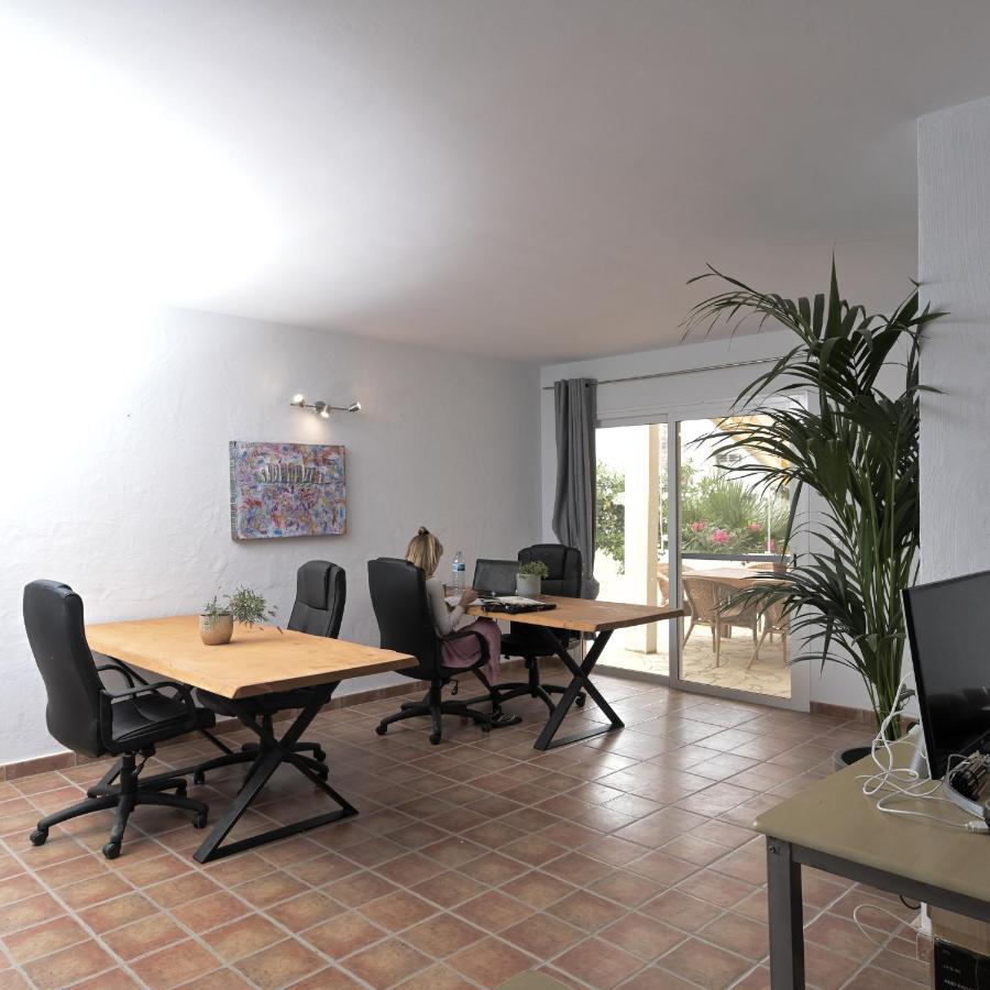 Hostel Los Amigos Yoga & Wellness La Mareta ภายนอก รูปภาพ